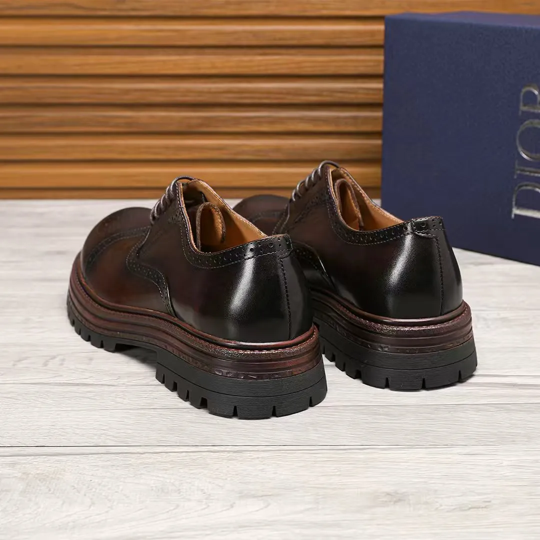 Factory price 540 🕷️🕷️[Dior] Dior's new men's shoes are launched in Hong Kong counters. Official website 1:1 production. Original Italian patented cowhide + water-dyed 🐂 leather lining. Designed by European and American masters. Goodyear craftsmanship, washed cowhide, perfect shape to create counter quality, solid color rubber wear-resistant outsole and classic dazzling toe! Super versatile and very comfortable. High-end without losing taste, fashionable and novel! ! Absolute focus! Colors optional, code number 38-44 (45 customized)